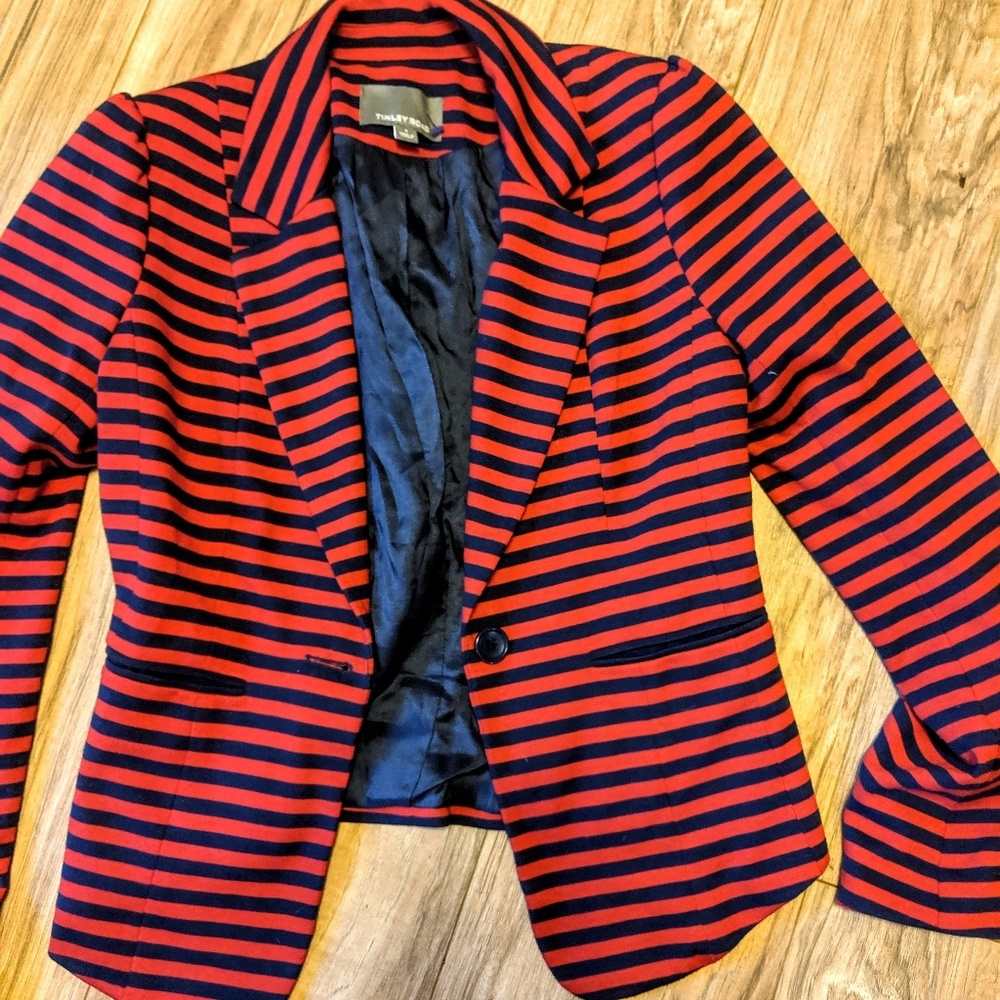 Tinley road. Red and Navy blazer. Size small.